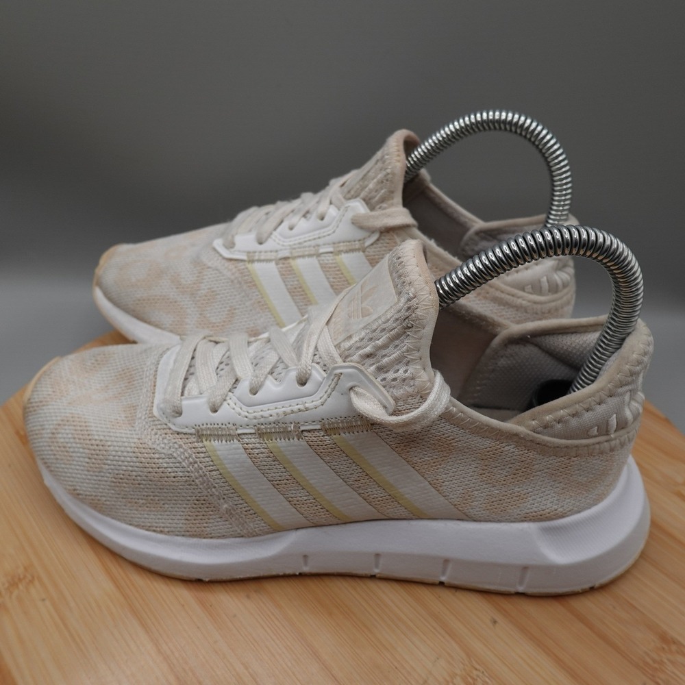 Adidas Shoes Womens 5.5 Swift Run X Casual Running Sneakers Beige H01907 Flaws